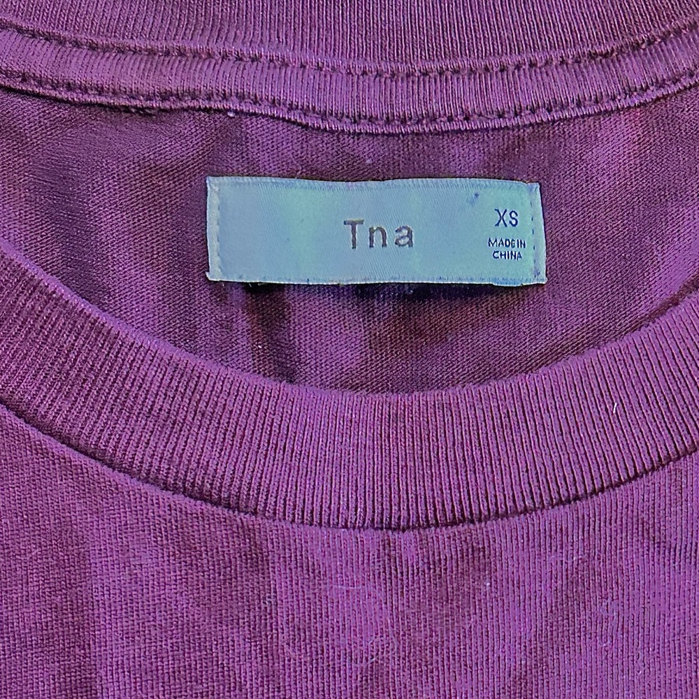2 for 20$ 💜 Aritzia TNA Mainland T-Shirt includes Eggplant - XS - Picture 4 of 7